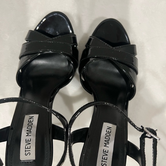 Steve Madden LESSA COGNAC PATENT - Picture 5 of 13